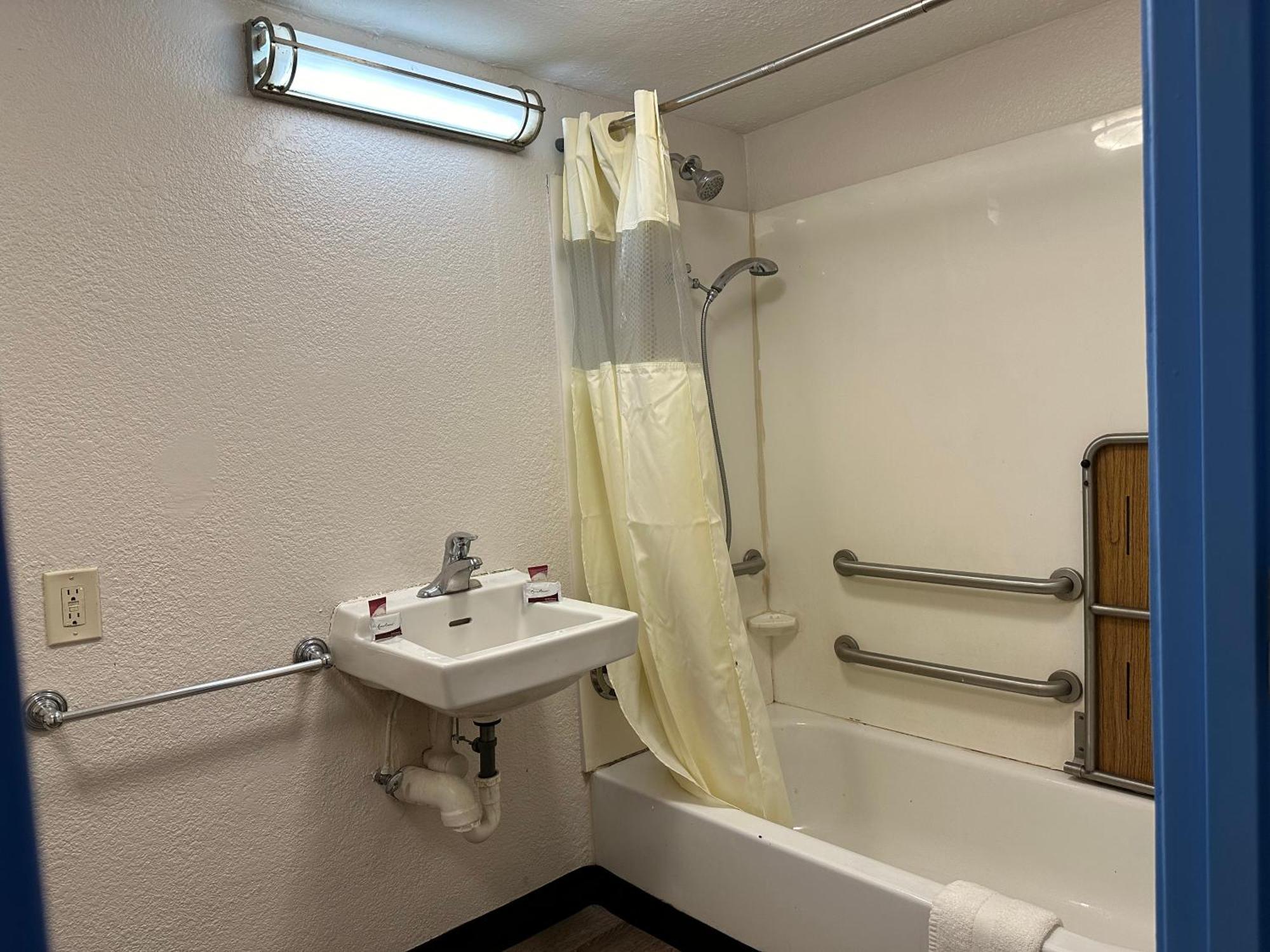American Inn & Suites Bishop Airport Flint Luaran gambar